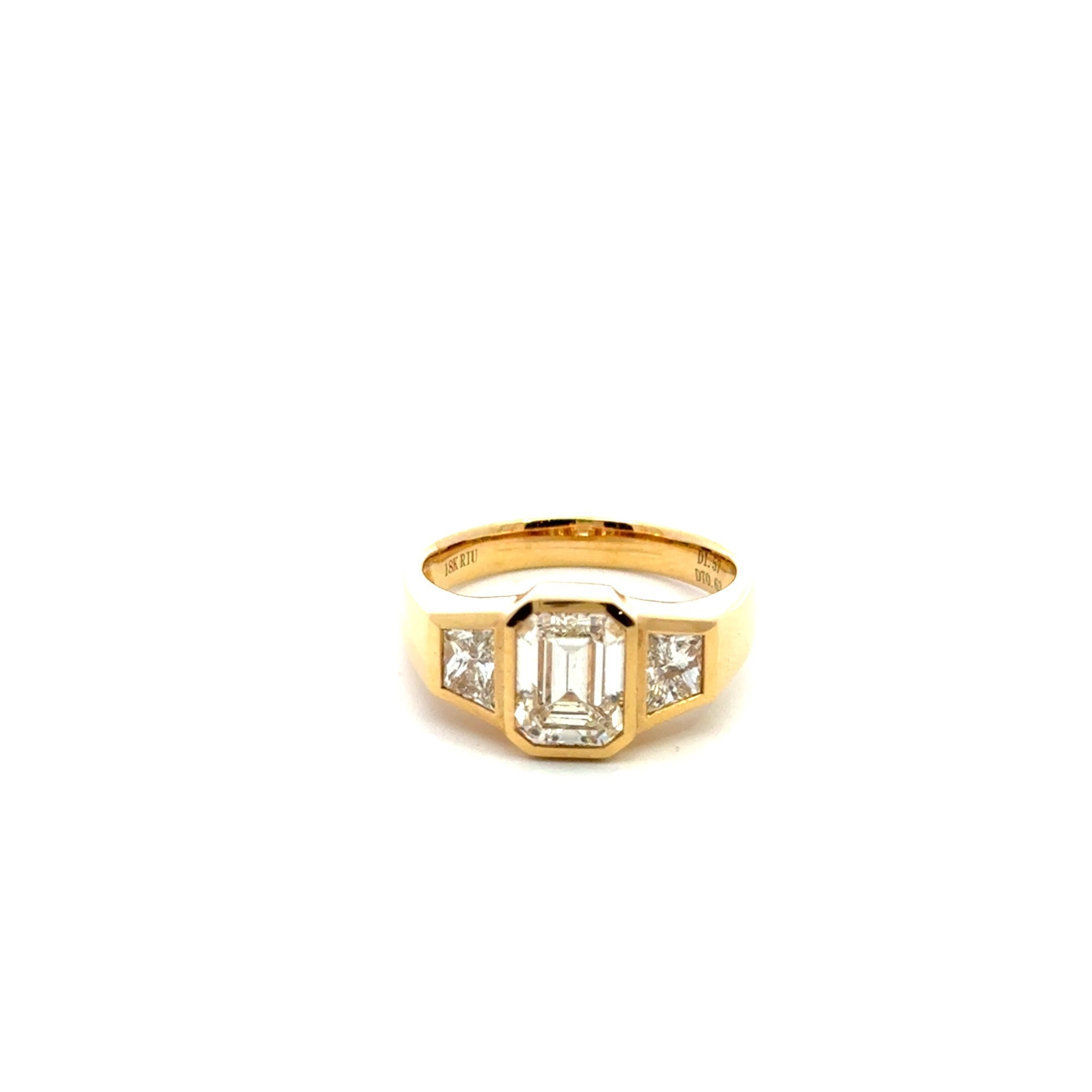 18k yellow gold bezel set emer - Kelly Wade Jewelers Store