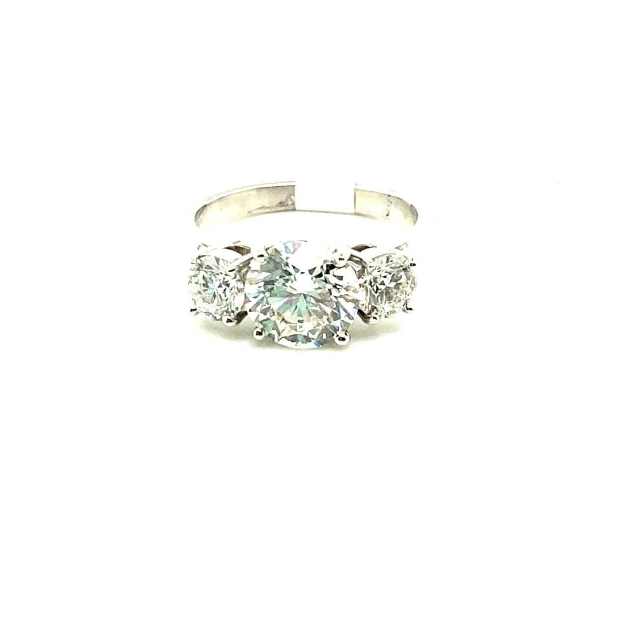 Platinum 3 - Stone Round Brilliant Diamond Ring - Kelly Wade Jewelers Store